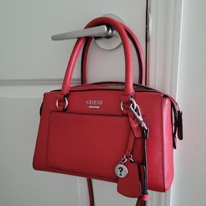 Guess purse in red